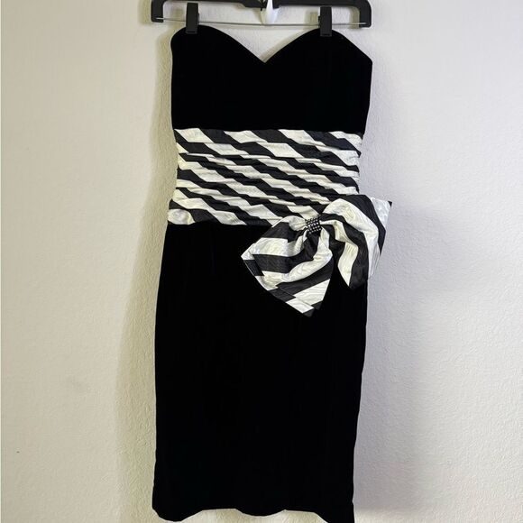 Vtg AJ Bari Strapless Black Velvet Cocktail Dress Sz 4 Bow Retro Pinup Cocktail - Picture 4 of 8